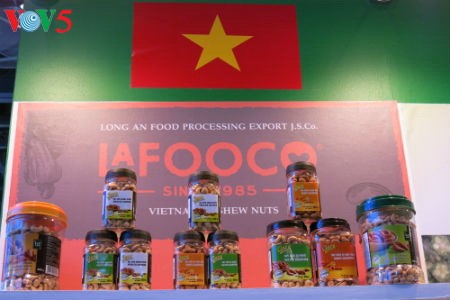 Promoting Vietnamese green farm produce at Gulfood Fair - ảnh 15